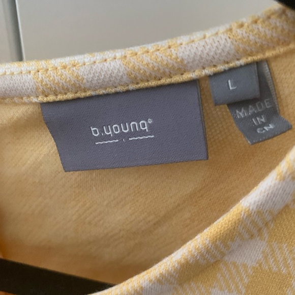 B.Young t-shirt yellow dress size L - Picture 2 of 3